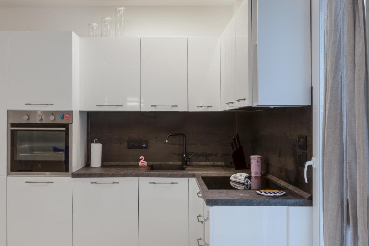 Rossetti 23/1 Apartment ตรีเอสเต ภายนอก รูปภาพ