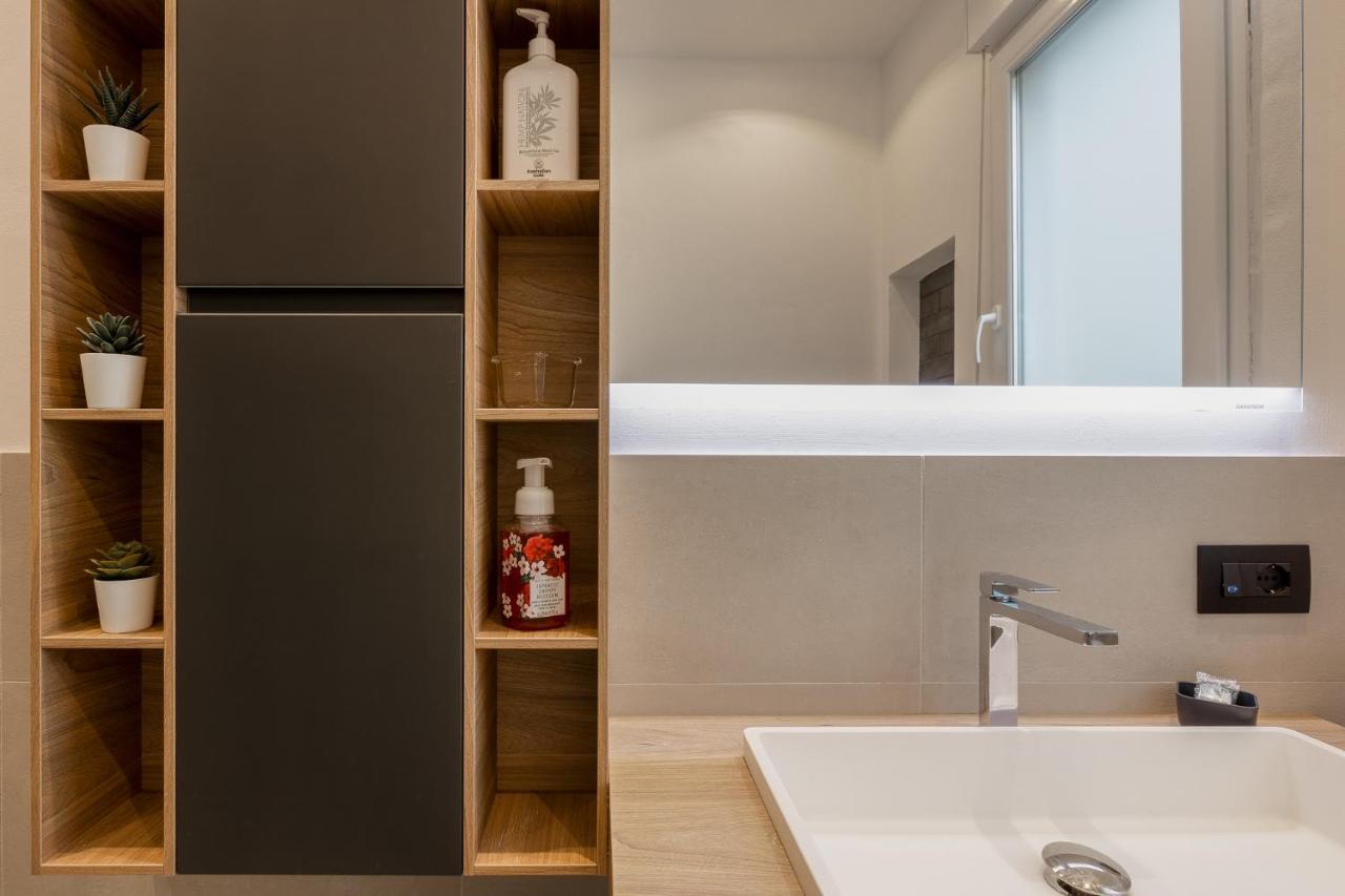 Rossetti 23/1 Apartment ตรีเอสเต ภายนอก รูปภาพ